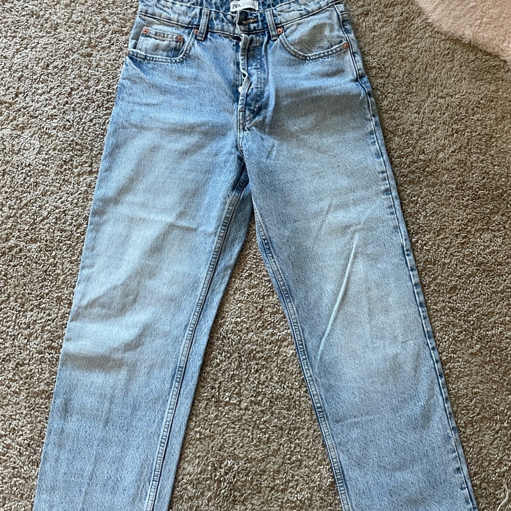 Zara Light Wash Jeans